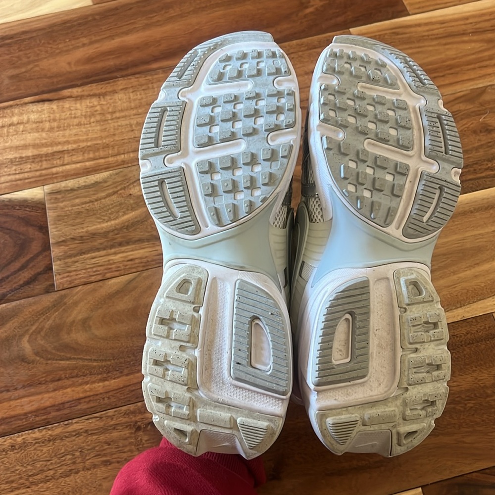 Nike Women's White Sneakers - Picture 3 of 3